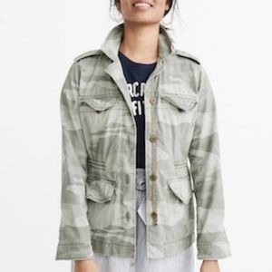 Abercrombie & Fitch Camo Print Utility Jacket Size M